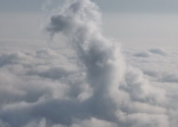 İstanbul’da Sis Sabahı: Drone Görüntüleri ile Büyüleyici Görsel Şölen