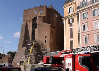 Tarihi Miras Alarmı: Roma’da 13. Yüzyıl Kulesi Restorasyon Sırasında Çöktü