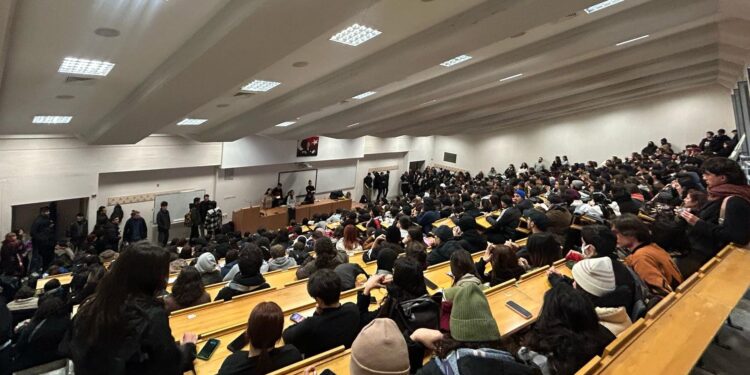 Tekil QR Kod Uygulaması: Üniversite Güvenliğinde Sahte Yoklamaya Geçit Yok