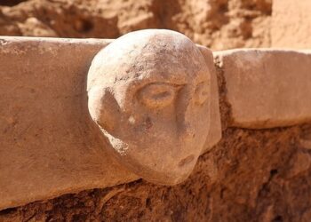 500 Yıllık Miras Güvencesi: Şanlıurfa Heykeli’ne YZ ve IoT Koruması 🛡️