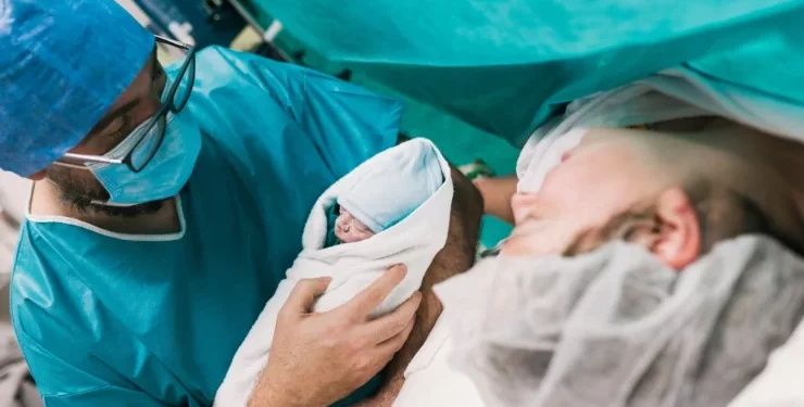 Sezaryen’in Ekonomik Yükü: İsteğe Bağlı Sezaryen Azaltma Politikası Maliyetleri Nasıl Düşürecek? 💰